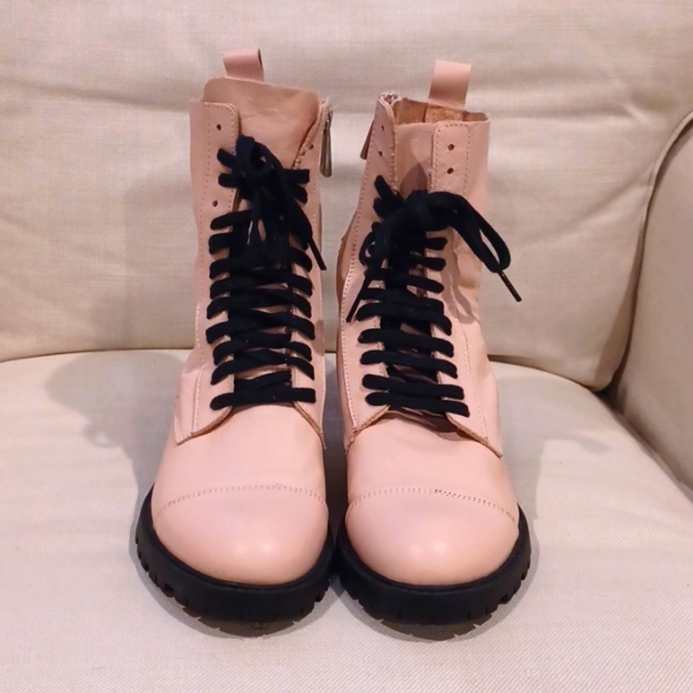 Beautiful Zara boots pink and black